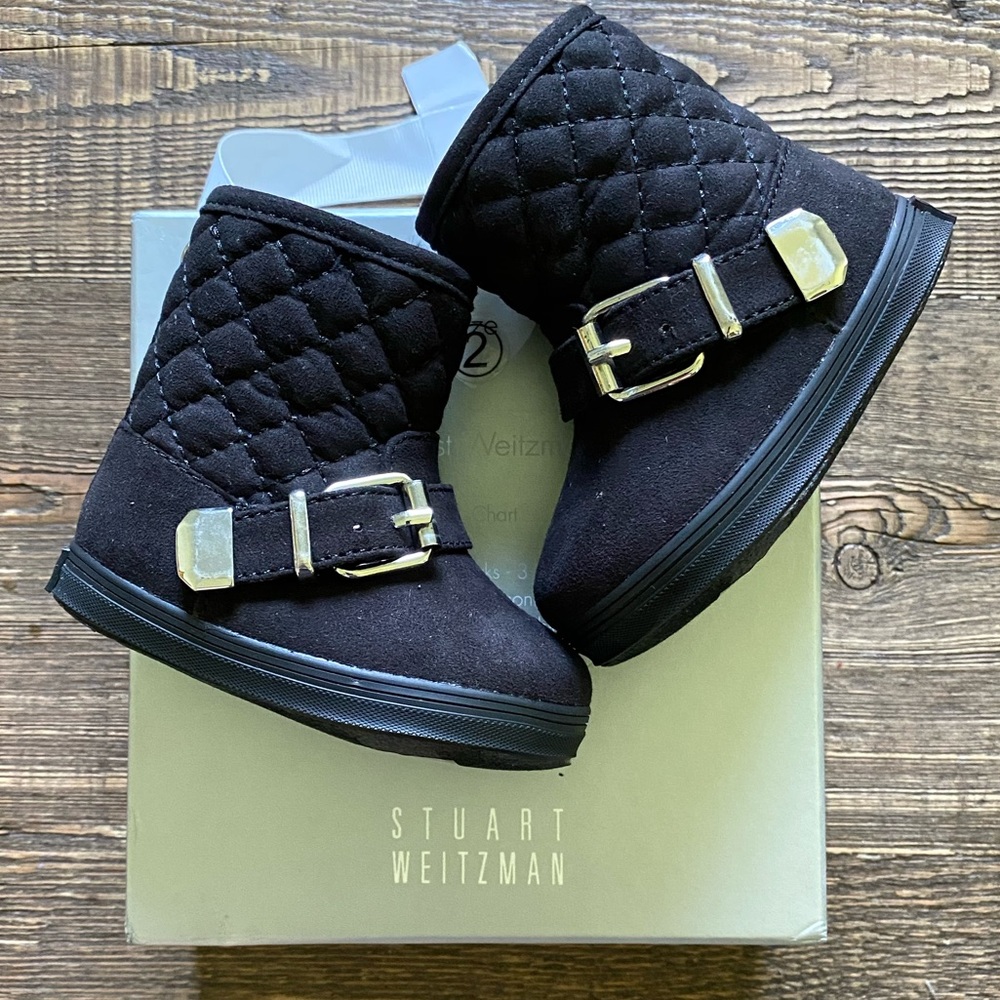 🆕 Stuart Weitzman quilted baby booties